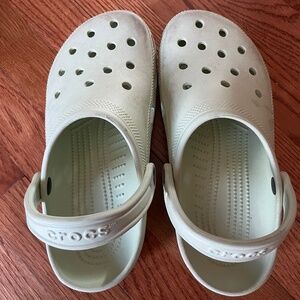 Women's Size 6 Celery Green Classic Clog Crocs